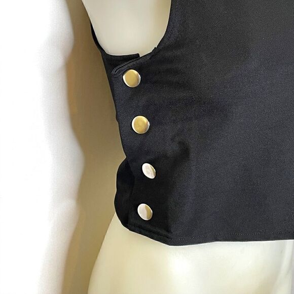 Black sleeveless top with silver side snaps 💚🌻 - Picture 4 of 5